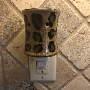 Scentsy - Lepoard Nightlight Warmer (Retired).